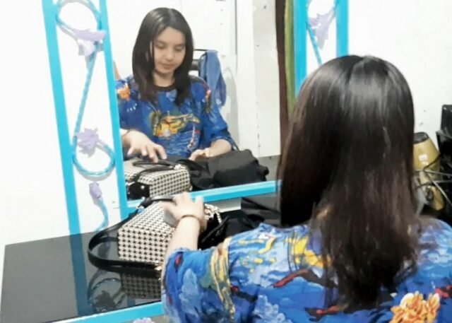 Cara Potong Rambut Layer Sendiri di Rumah - Featured