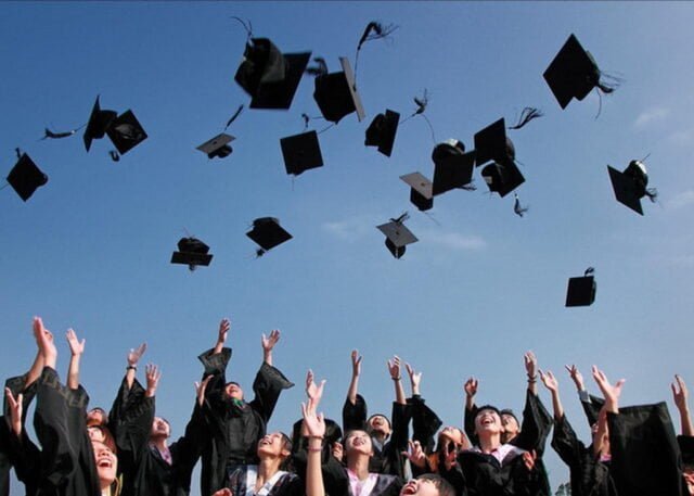 Ini Urutan Makeup Wisuda Dandan Sendiri di Rumah - Featured