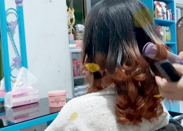 Inspirasi Gaya Rambut Ombre dan Keriting untuk Wajah Bulat, Oval, dan Persegi - Featured