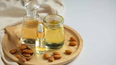 Minyak Almond Bisa Jadi Makeup Remover Alami Berikut Cara Pakainya.jpeg