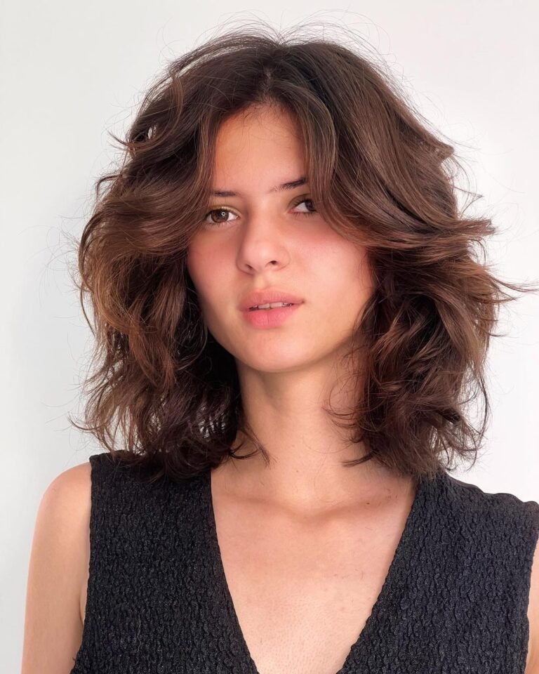 Mengenal Model Rambut Butterfly Cut yang Happening - Salwa Salon