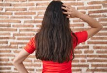 Perempuan Wajib Tahu Ini 7 Cara Merawat Rambut Panjang Agar.jpg