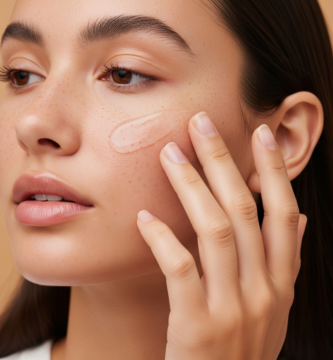 Cara mengatasi bruntusan dengan skincare yang tepat.png