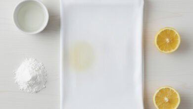 Noda Keringat di Jilbab Bikin Blues? Coba 3 Bahan Dapur Ini Selain Deterjen, Bye-Bye Bekas Kuning! - Featured