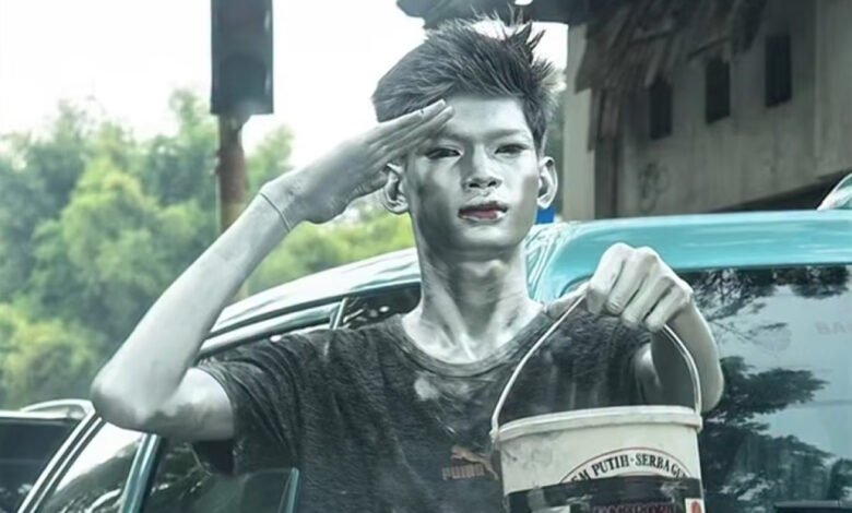 Dari Debu Jalanan ke Cahaya Runway: Kisah Mike Octavian yang Membuktikan Nasib Bisa Diubah - Featured