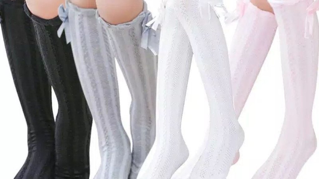 5 Gaya Kaus Kaki Selutut Ala Selebriti Korea yang Bikin Cute dan Makin Kekinian - Featured