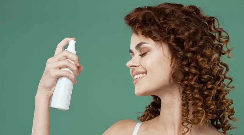 Tips Ini Alasan Mengapa Setting Spray Penting Agar Makeup.webp.jpeg