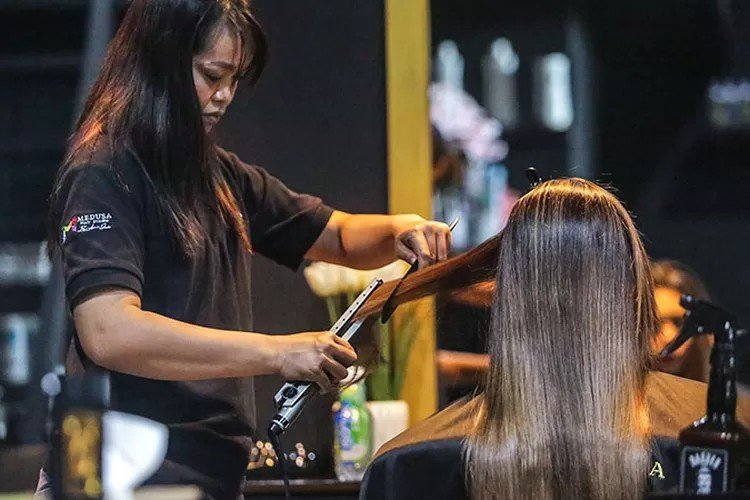 Keratin Treatment Tak Hanya Meluruskan Tapi Juga Menutrisi Rambut.jpg