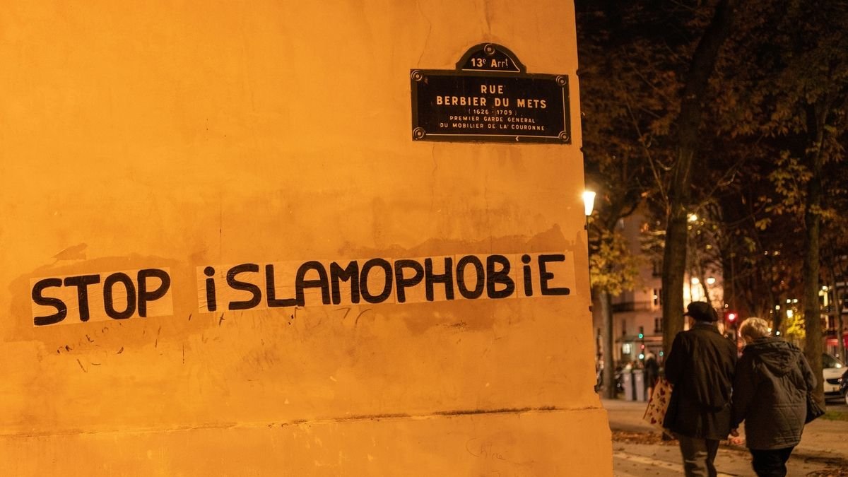 Womens Dress Codes In Islam And The Hijab Debate.jpg