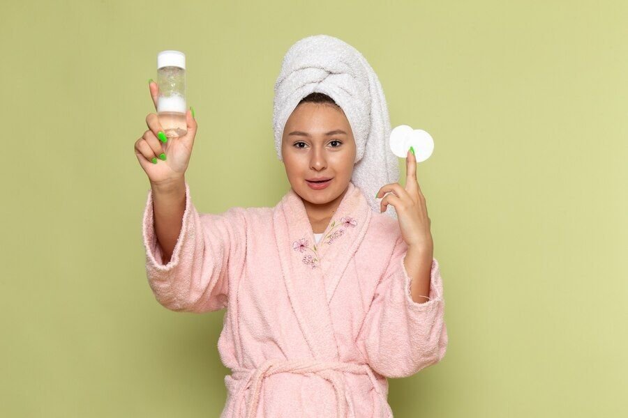 Perbedaan Exfoliating Toner Dan Hydrating Toner Awas Banyak Yang Keliru.jpg