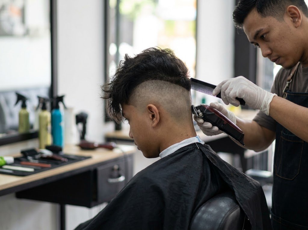 3 Gaya Potong Rambut yang Dilarang dalam Islam, Simak Adab dan Penjelasannya 3 Gaya Potong Rambut yang Dilarang dalam Islam, Simak Adab dan Penjelasannya - image 1