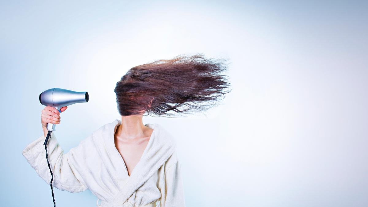6 Cara Mengeringkan Rambut Setelah Keramas Tanpa Merusaknya.jpg
