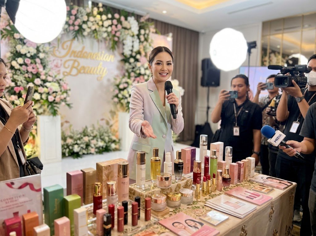 Inspirasi Bisnis Kecantikan Selebriti Indonesia: Dari Luna Maya hingga Natasha Wilona - Featured