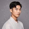 Gaya Rambut Belah Tengah Pria Korea Curtain Cut